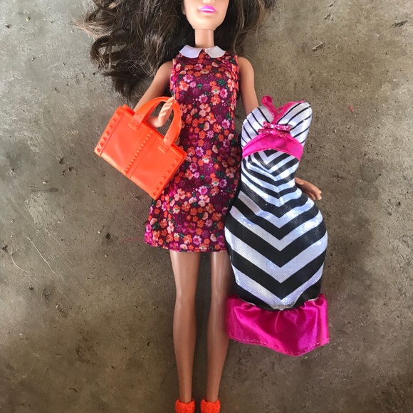 Barbie - Picture 5 of 7